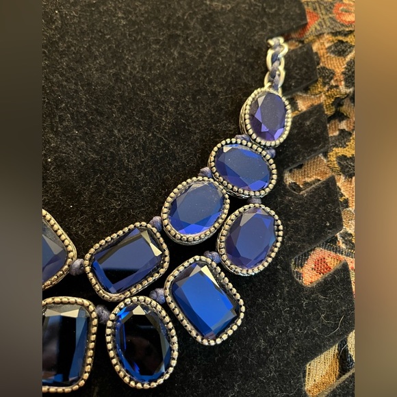 St.Thomas blue sapphire & silver beaded necklace may have matching elastic ring - Picture 4 of 9
